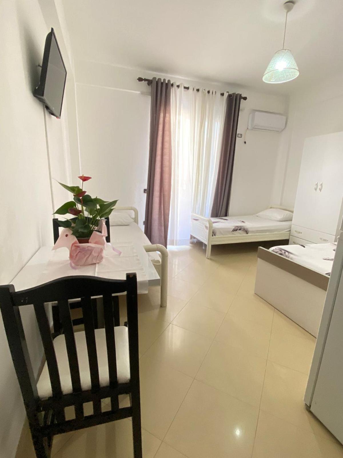 Marra'S Rooms Durres Exterior photo