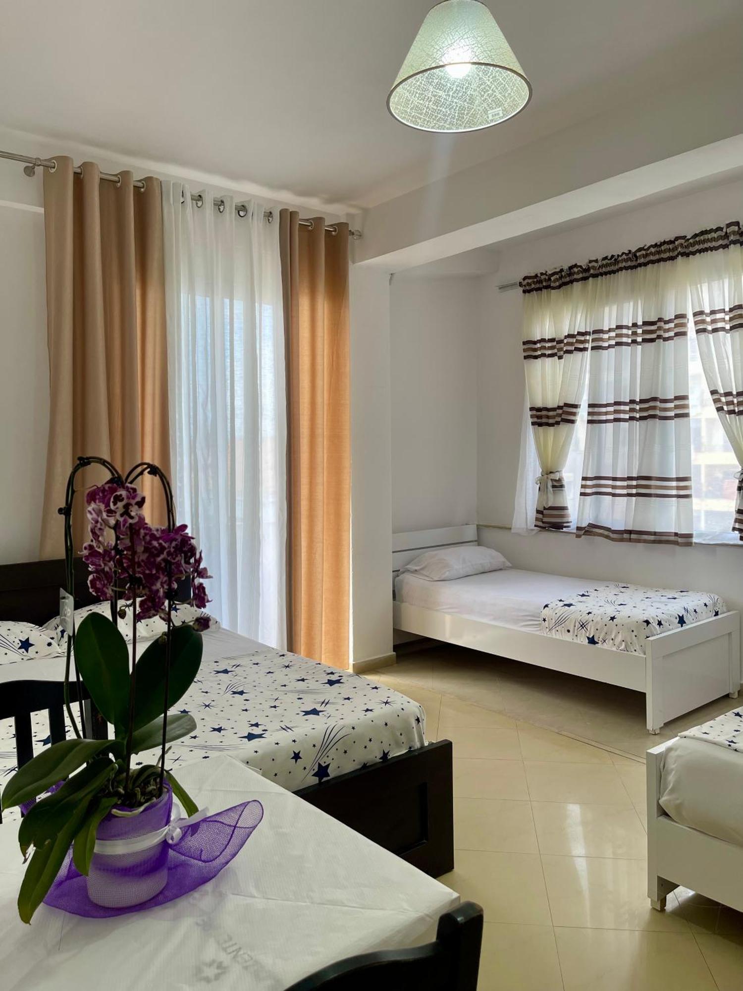 Marra'S Rooms Durres Exterior photo